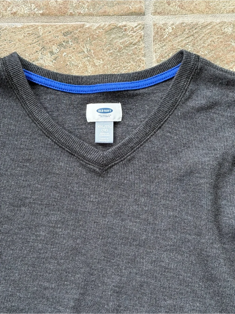 Boy’s Old Navy Charcoal V-Neck Sweater — Timeless Everyday Knit XXL 18